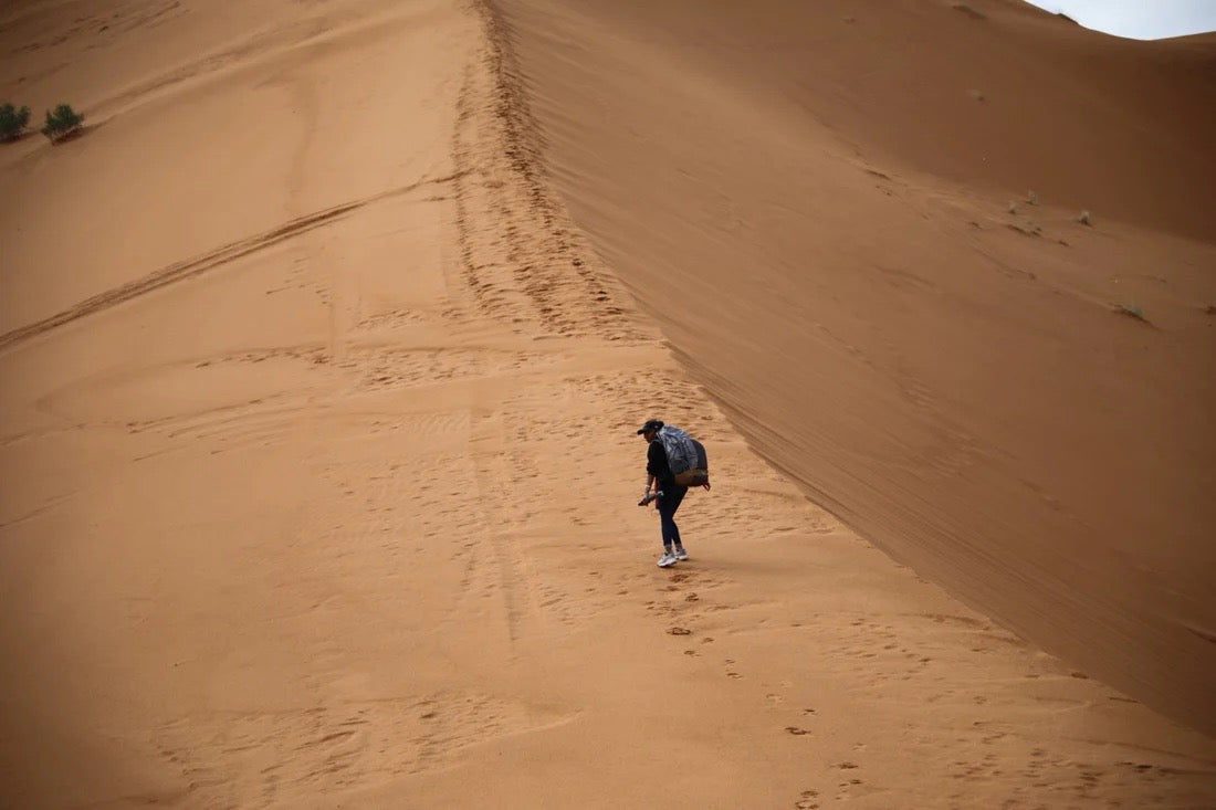 Photo d'une voyageuse solo